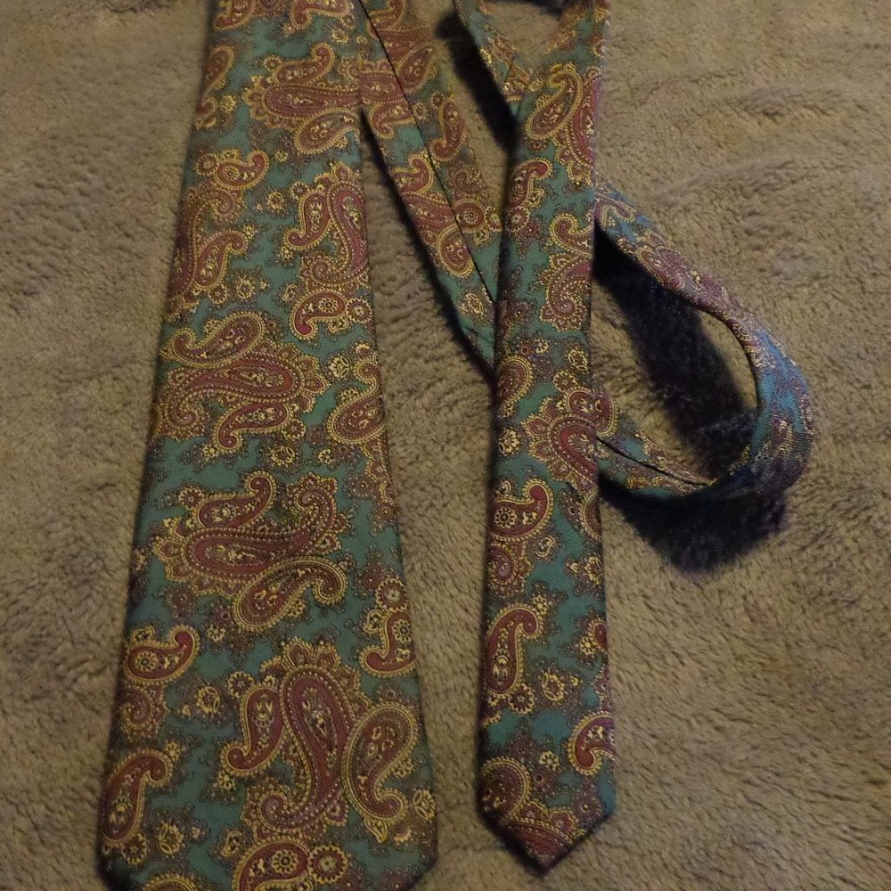 Silk Tie - Blue with Burgundy Paisley